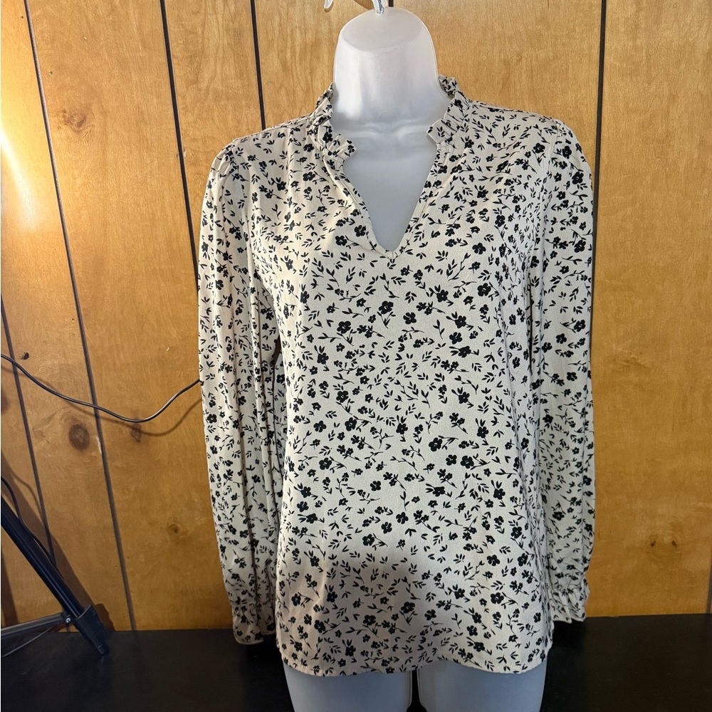 SHEIN Black and White Floral Blouse
